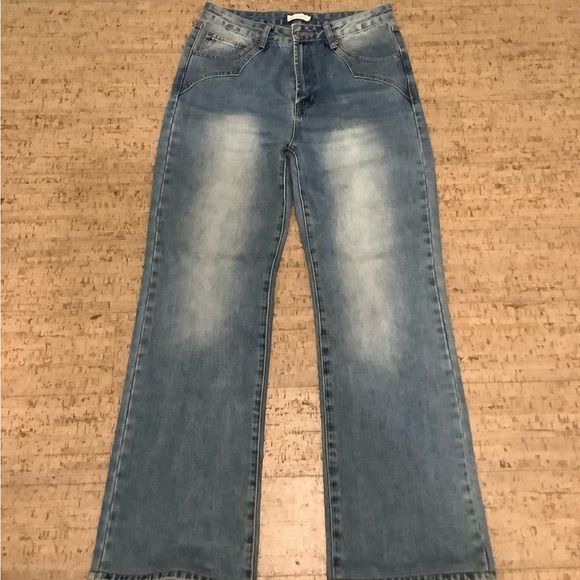BNWT. Great pair of jeans but to big for me.  It is a size 28 but fit like 29 30 - Picture 2 of 6
